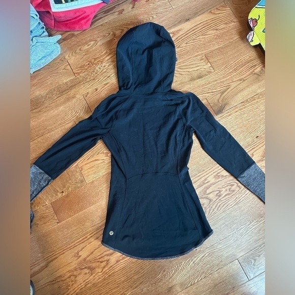 LULULEMON pullover - Picture 5 of 7
